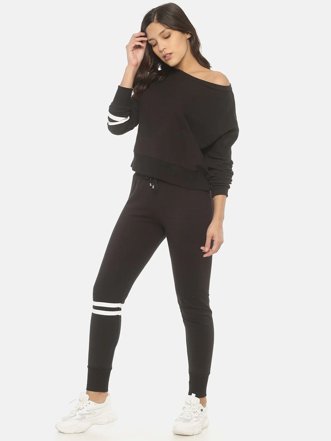 IS.U Black Oversized Sweatshirt - Image 4