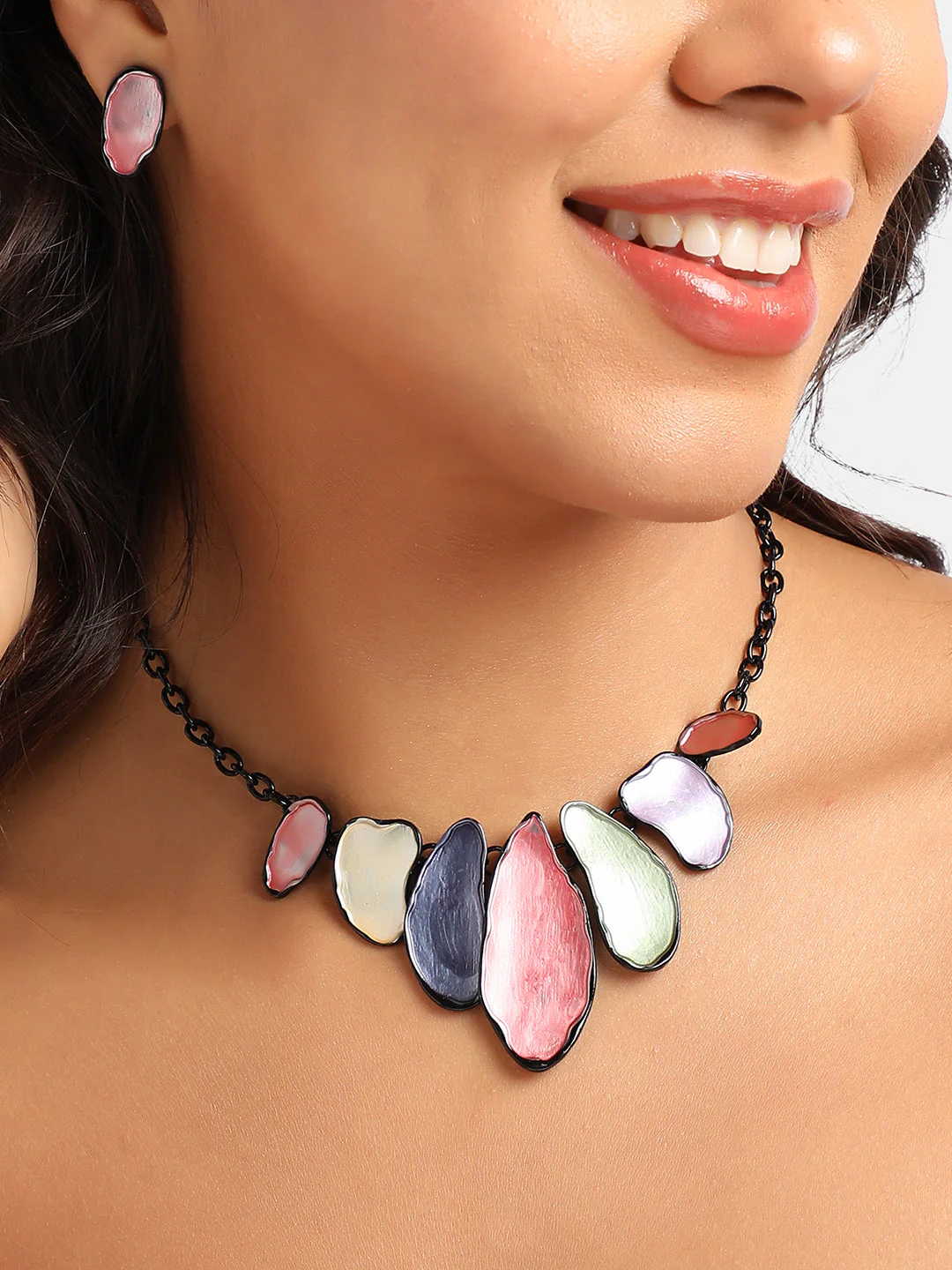 Abstract Jewellery Set - Image 3