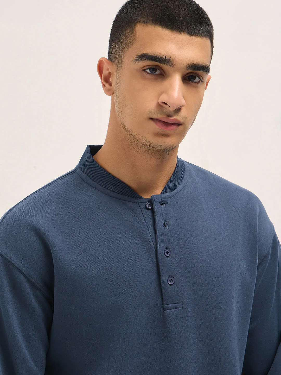 Blue Solid Relaxed Fit Henley Neck T-Shirt with Ribbed Hem and Cuffs - Image 5