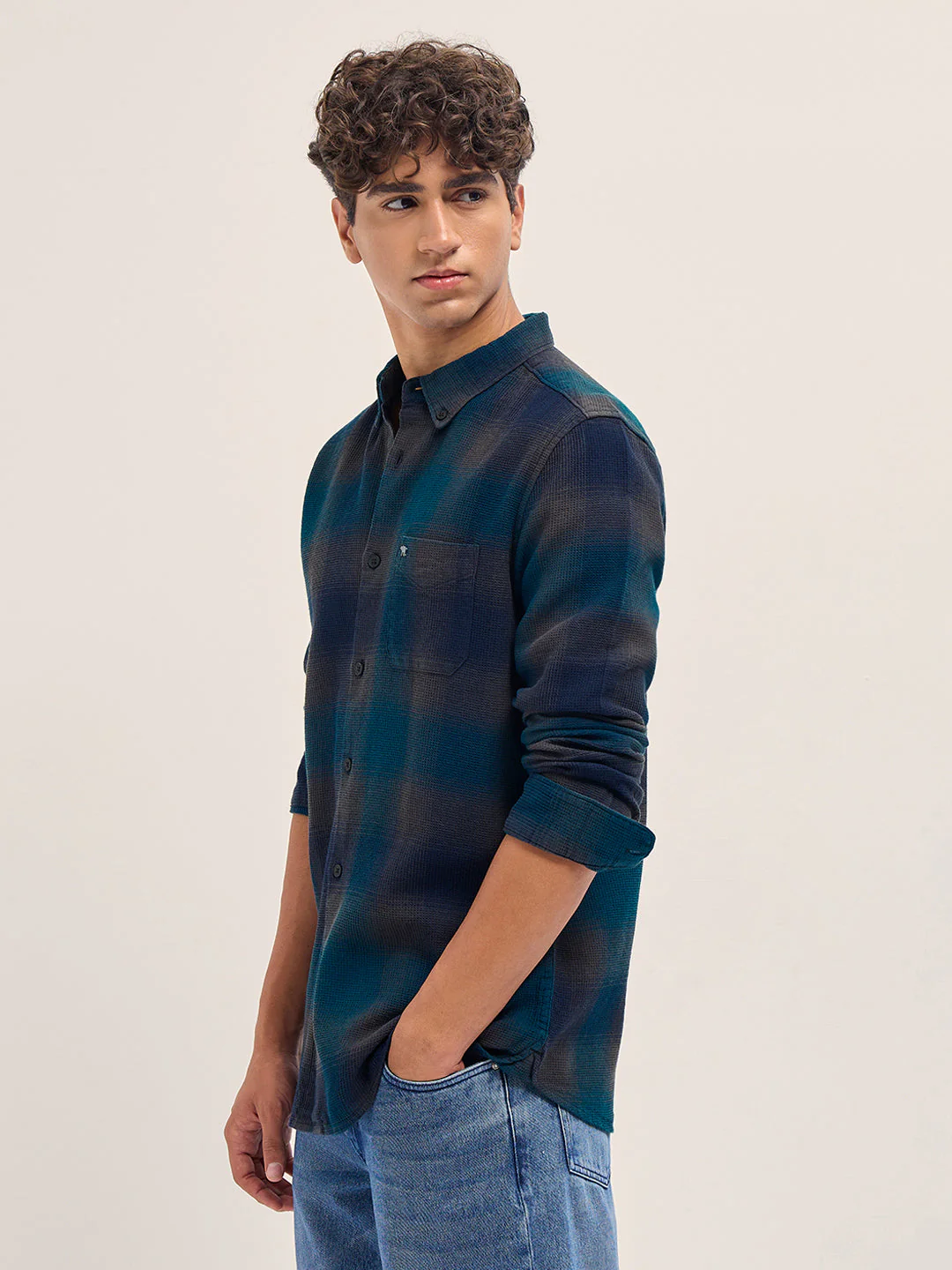 Multicolor Gradient Checks Slim Fit Casual Shirt - Image 3