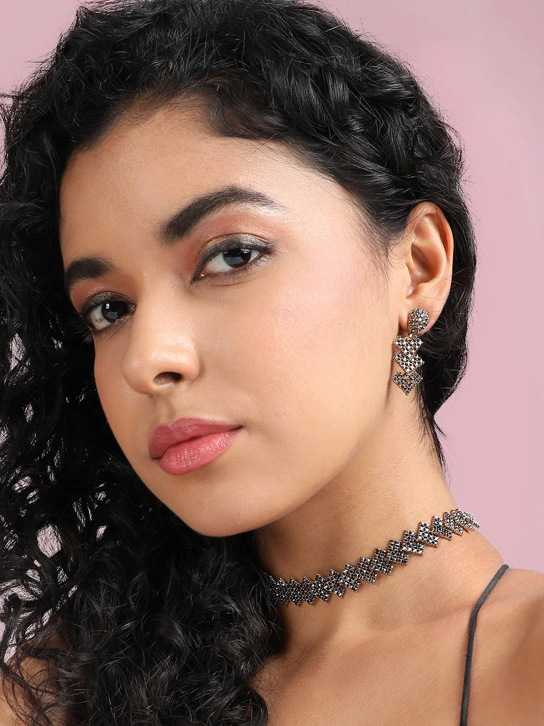 Crystal Stones Studded Neclace and Earrings Set - Image 2