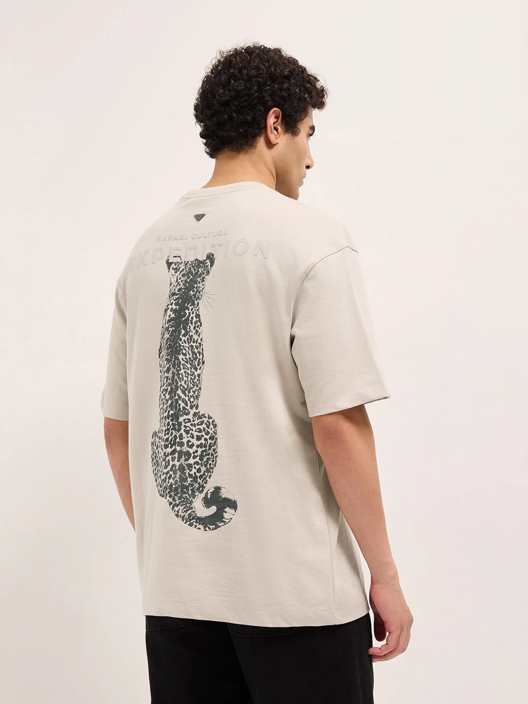 Cream Crew Neck Graphic Print T-Shirt with Leopard Illustration on Back - Image 3