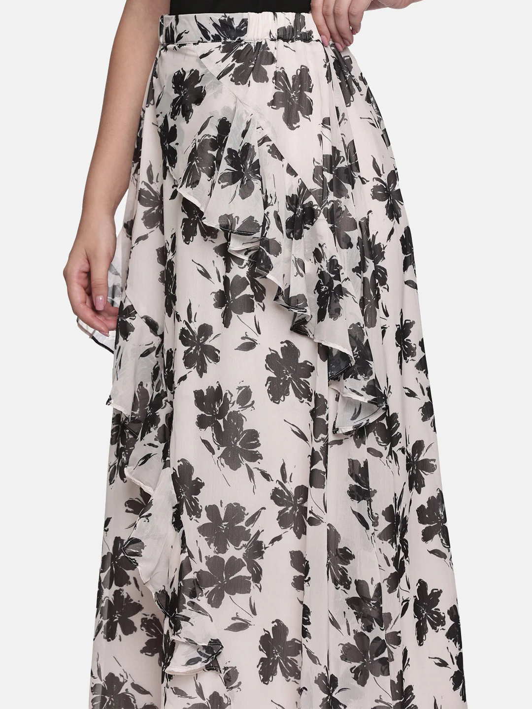 IS.U Floral Off White Skirt and Top Co-ord set - Image 16