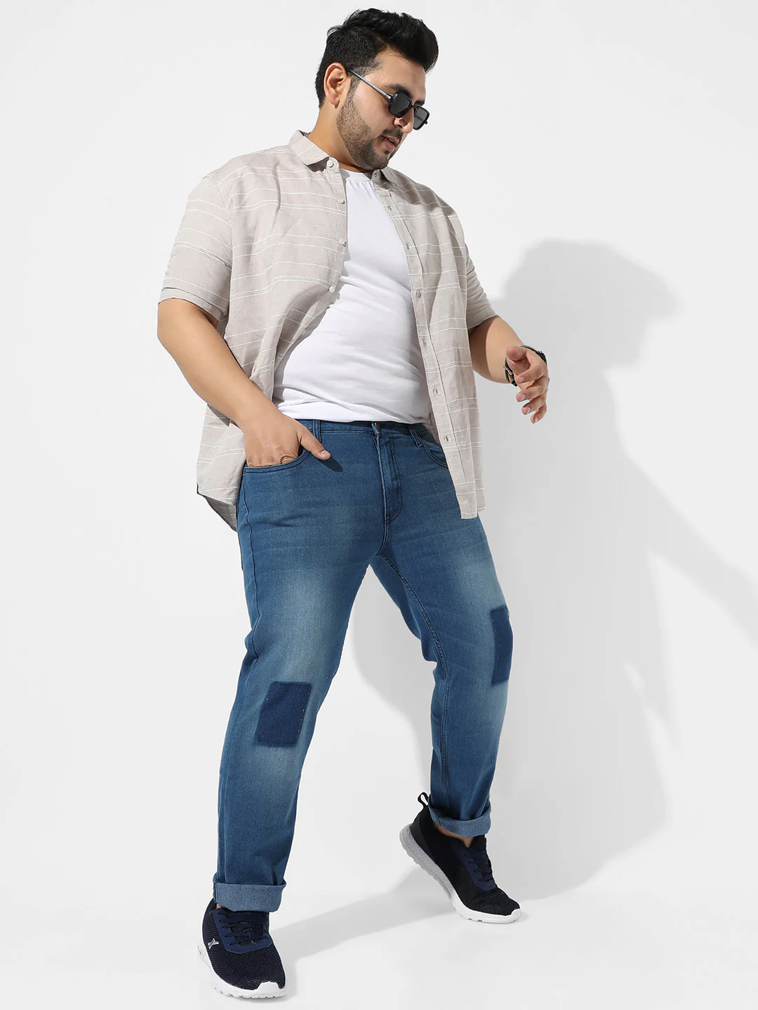 Classic Blue Medium-Washed Denim Jeans - Image 6