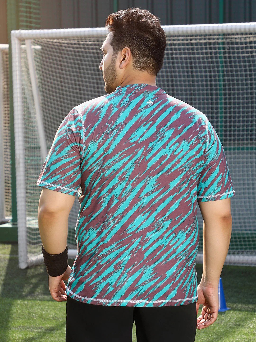Contrast-Stroke Activewear T-Shirt - Image 4