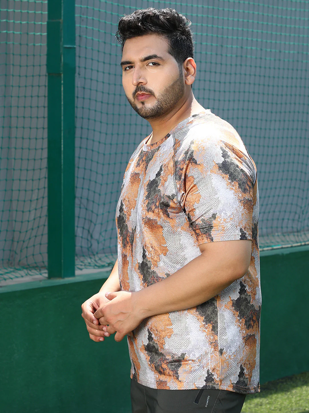 Blur-Imprint Activewear T-Shirt - Image 3