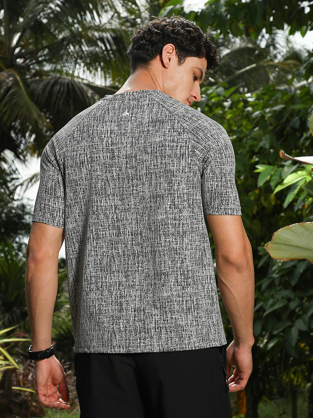 Coin Grey & Midnight Black Contrast-Heathered Knitted T-Shirt - Image 4