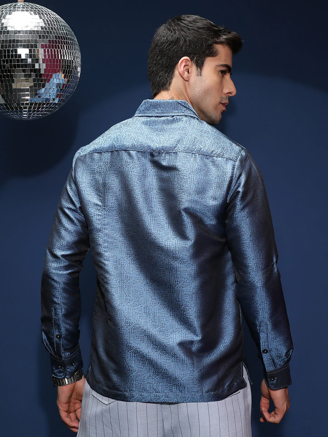 Distortion-Texture Shirt - Image 4