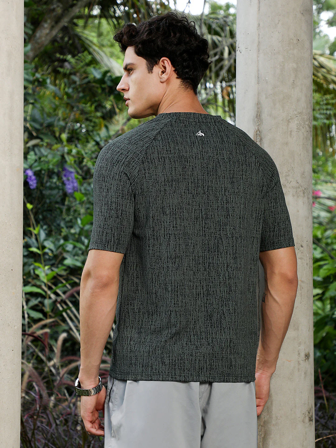 Emerald Green & Midnight Black Contrast-Heathered Knitted T-Shirt - Image 4