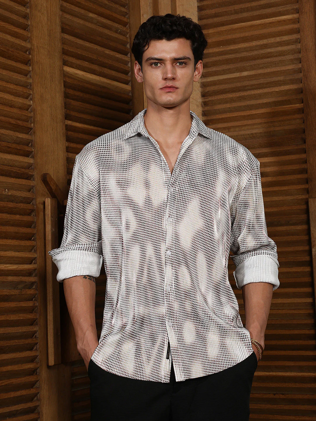 Off-White & Antique Gold Metallic Abstract-Gradient Pleated Shirt - Image 2