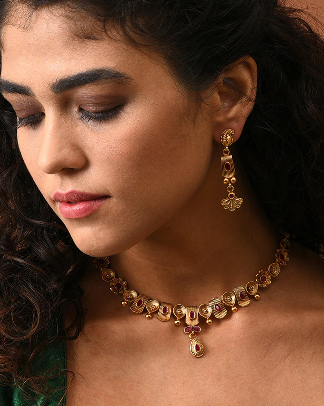 Gold-Plated Contemporary Jewellery Set - Image 2