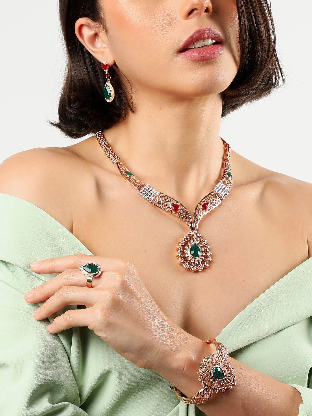 GOLD PLATED DESIGNER JEWELLERY SET - Image 3