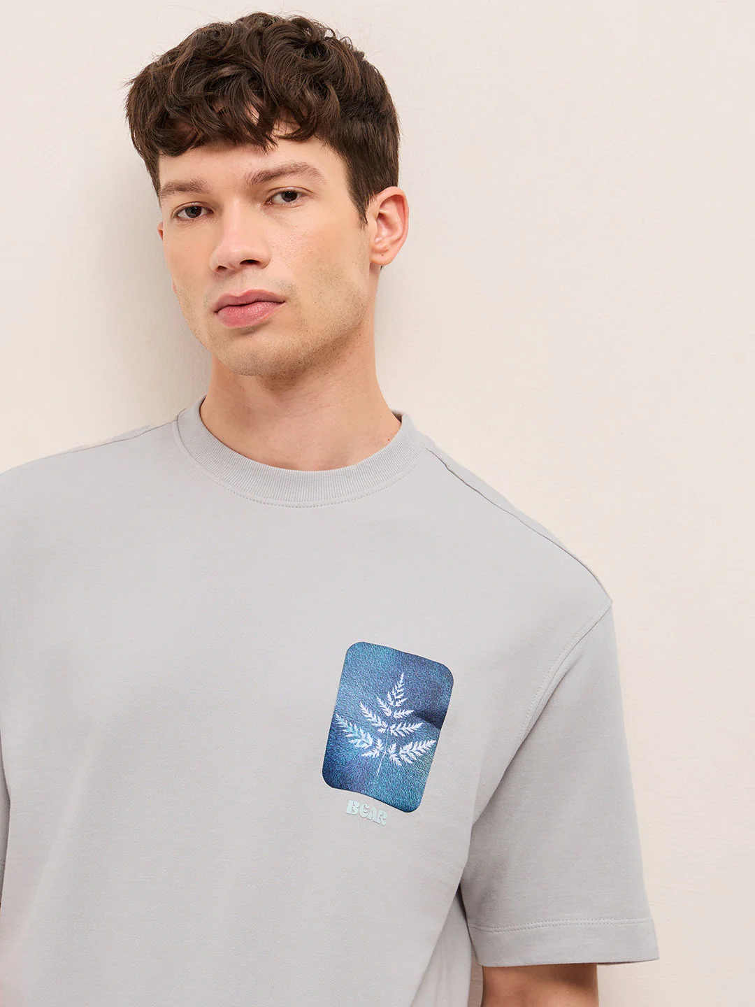 Grey Crew Neck Graphic Print T-Shirt with Floral Illustration on Back - Image 5