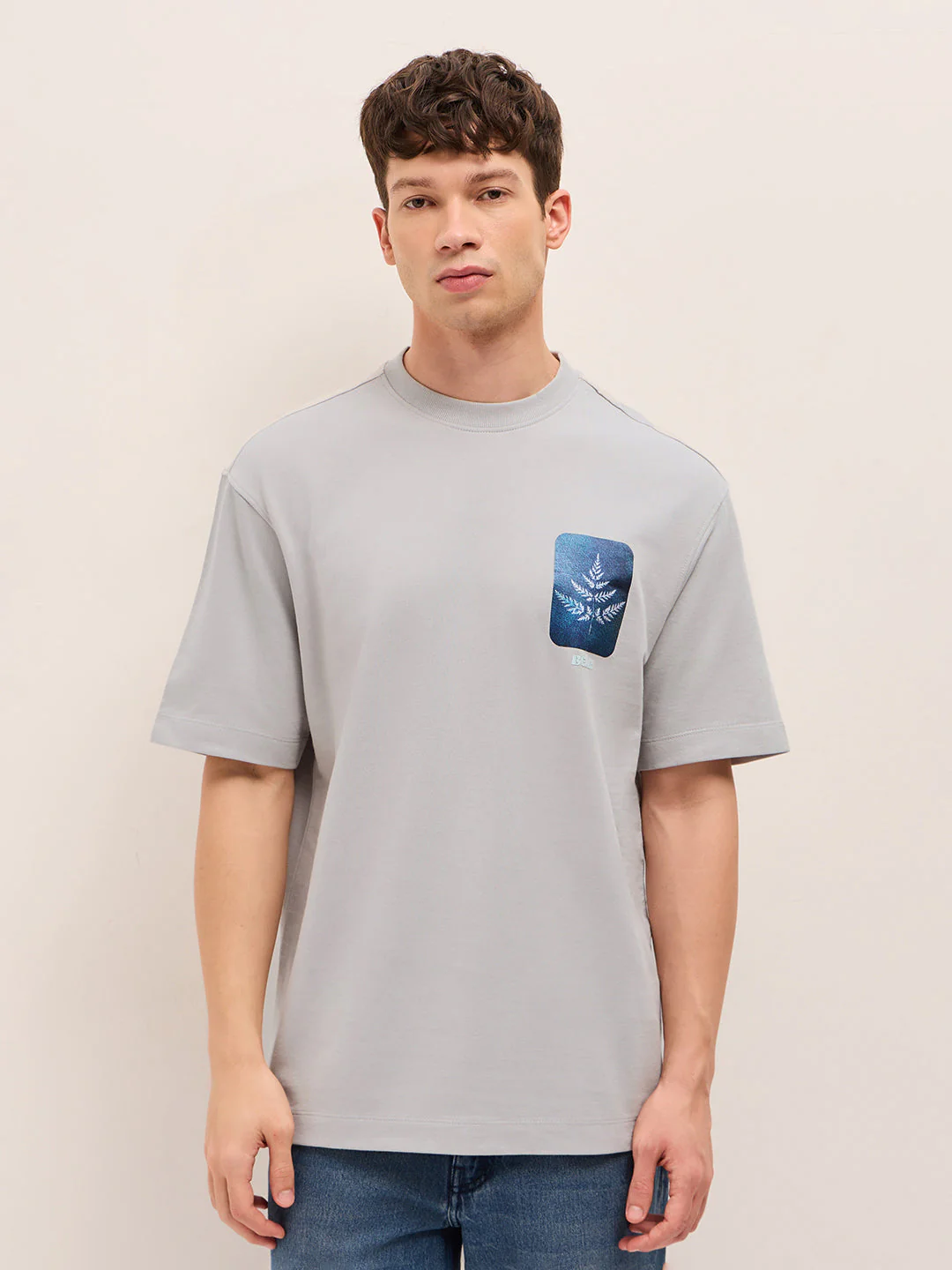 Grey Crew Neck Graphic Print T-Shirt with Floral Illustration on Back - Image 6