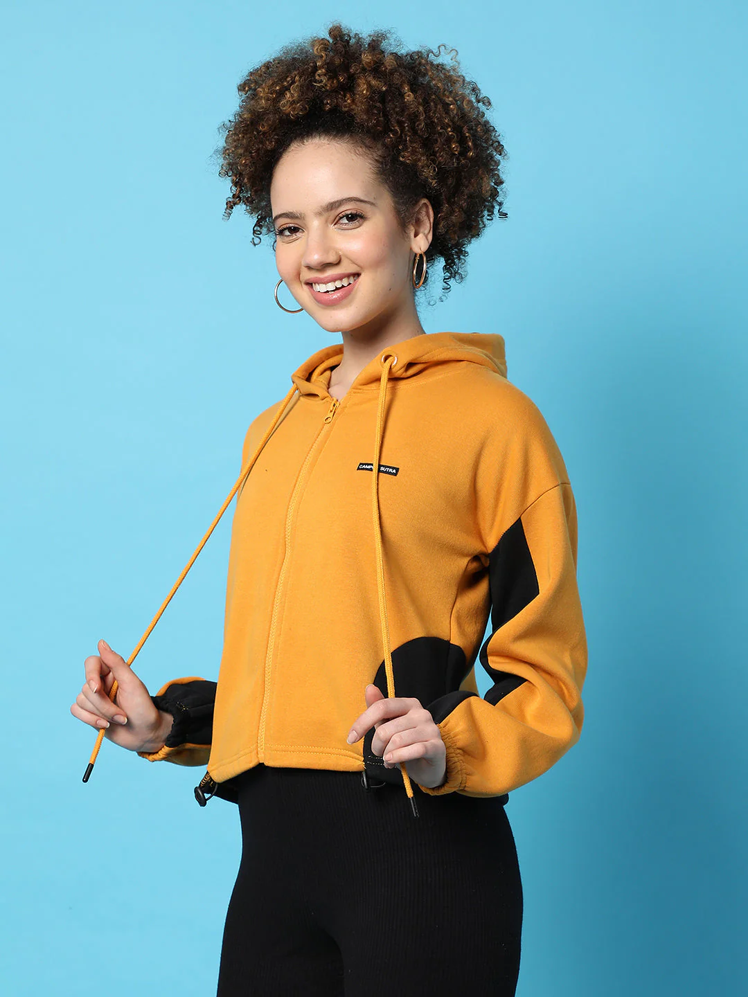 Cropped Hoodie With Zip-Closure - Image 3