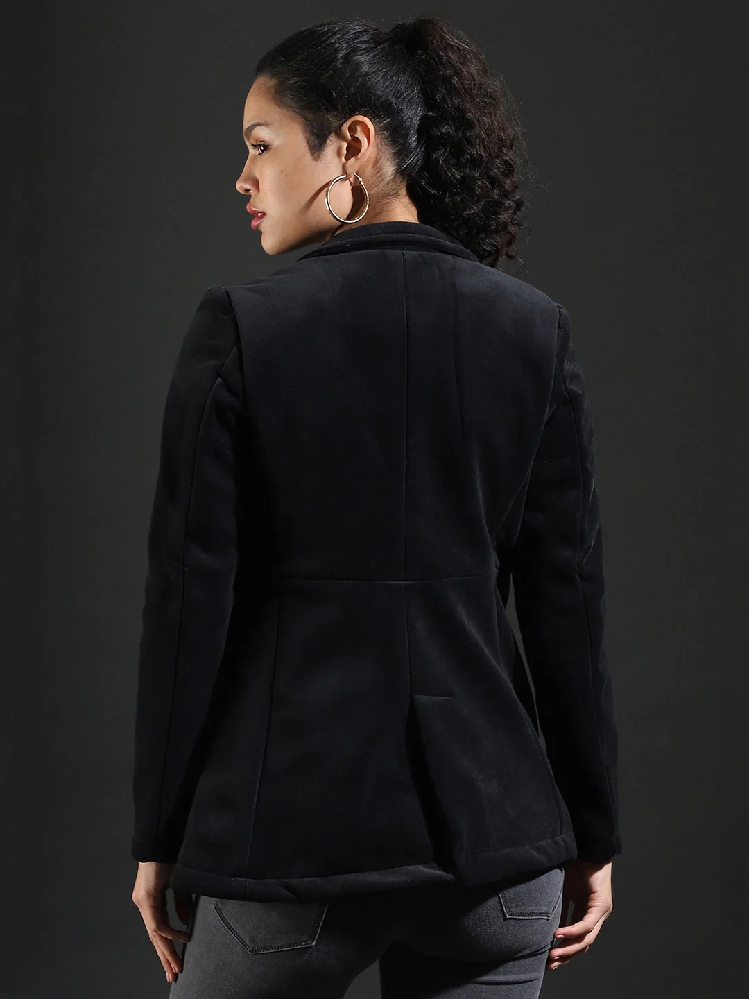 Single-Breasted Blazer With Power Shoulders - Image 4