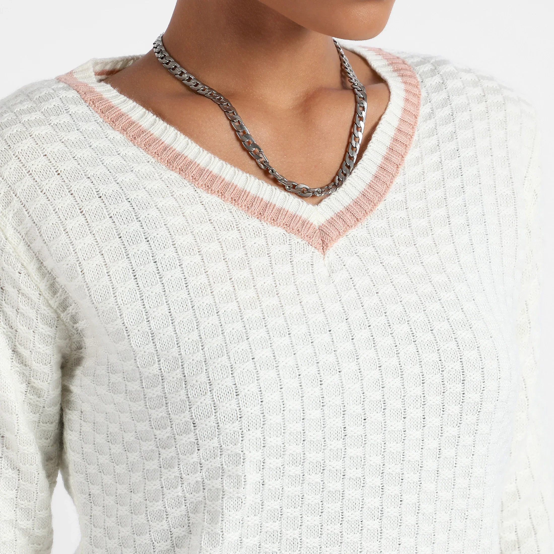 White Contrast Hem Knit Sweater - Image 7