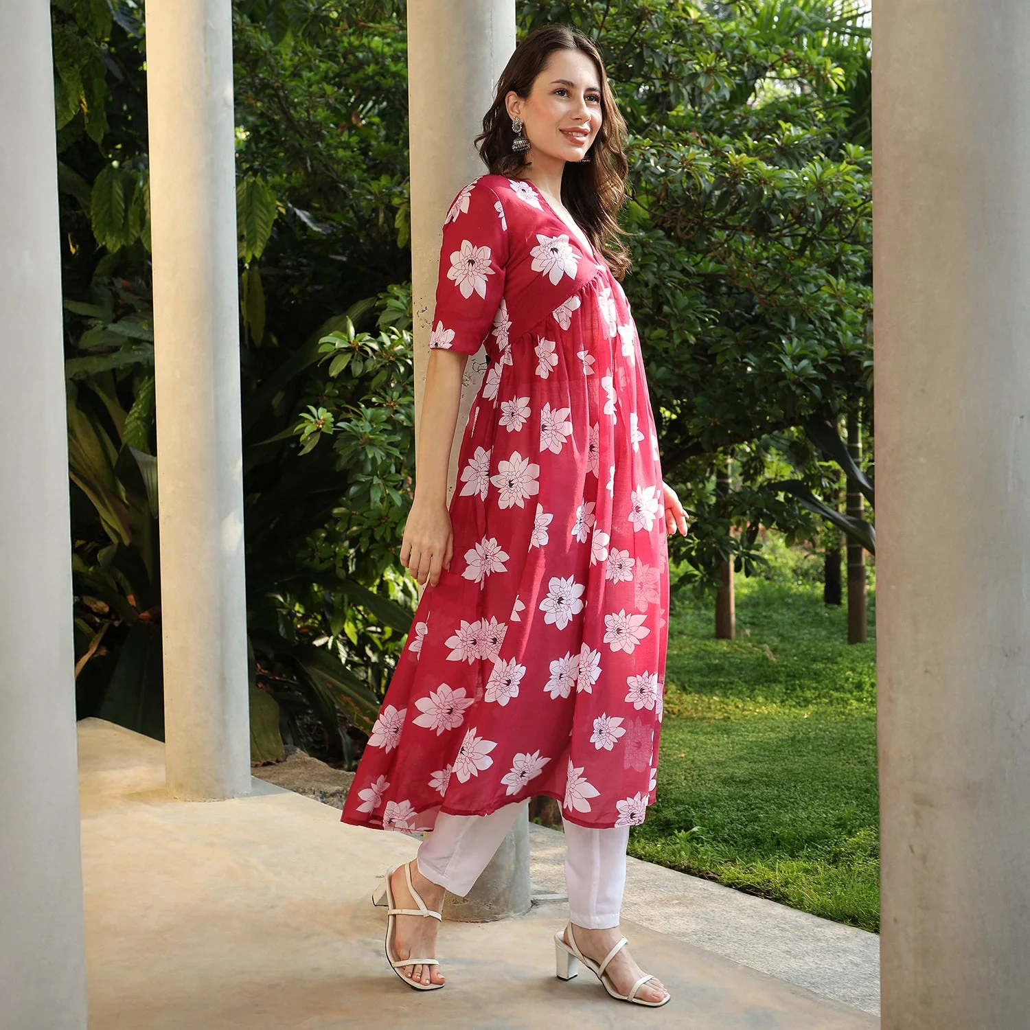 Water Lilies Kurta With Trousers And Dupatta - Image 2