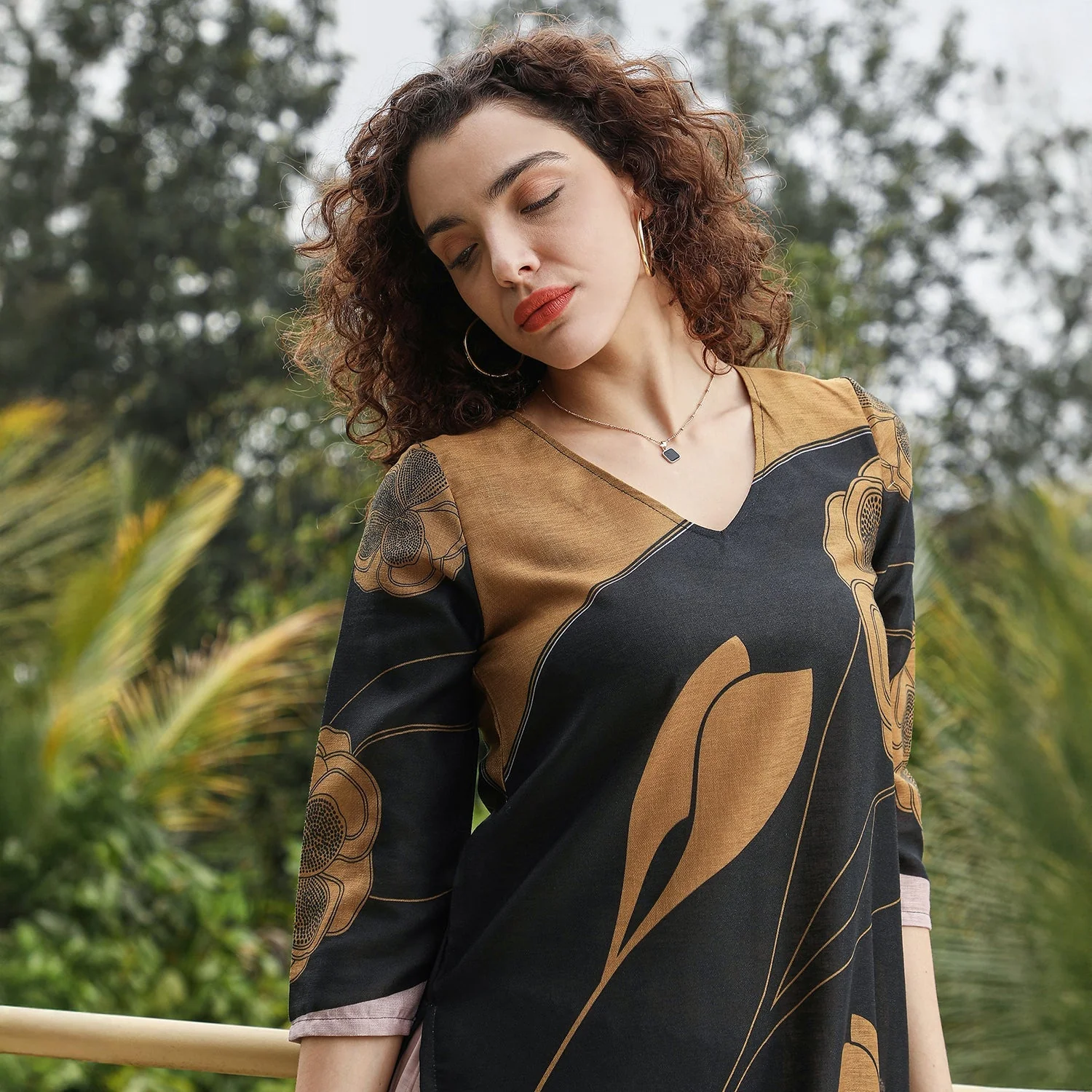 Contrast Sprig Kurta Set - Image 9