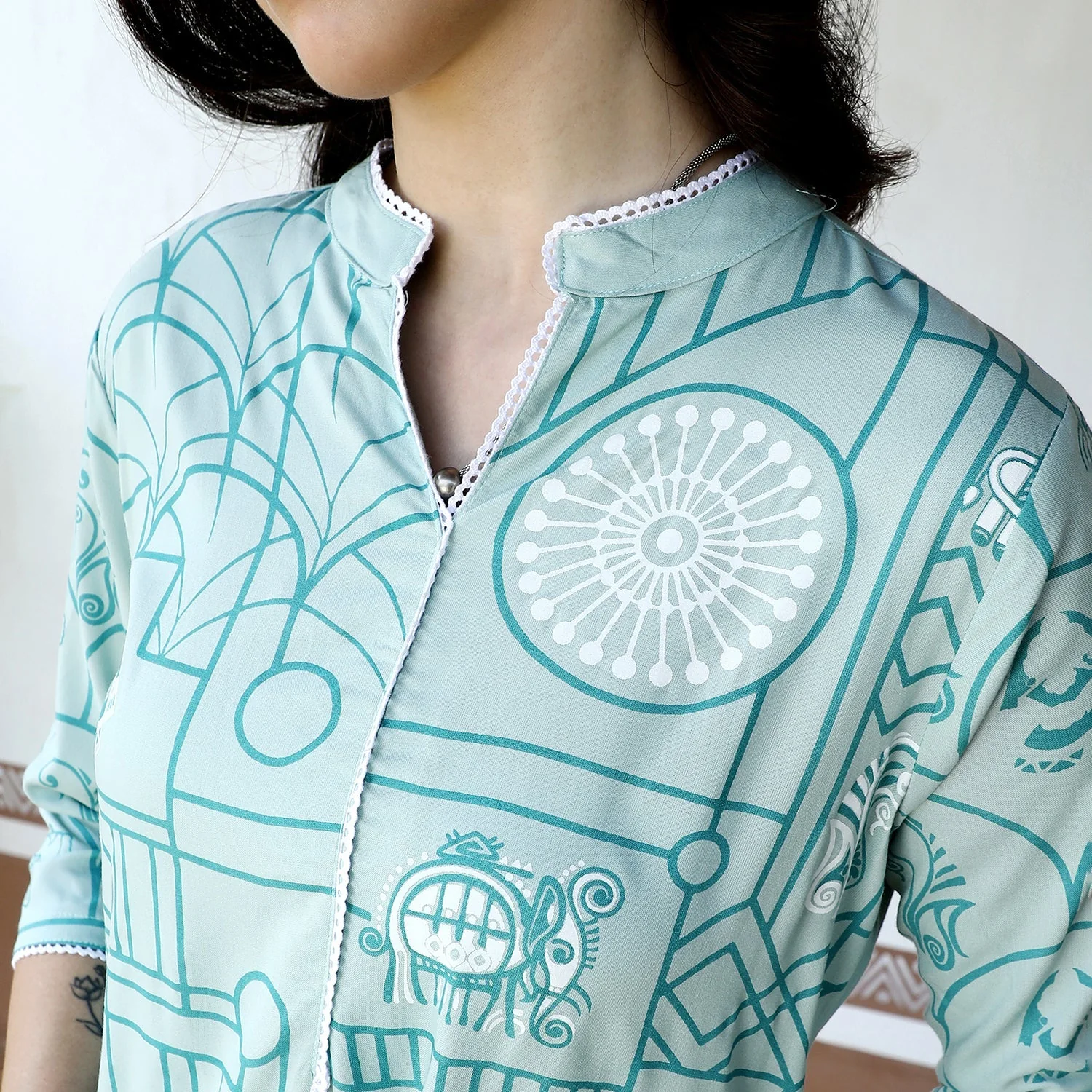 Metallic Flora Print Kurta With Trousers Set - Image 7
