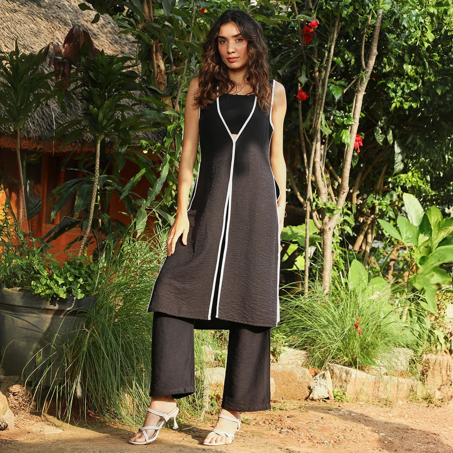 Contrast Luna Kurta Set - Image 5