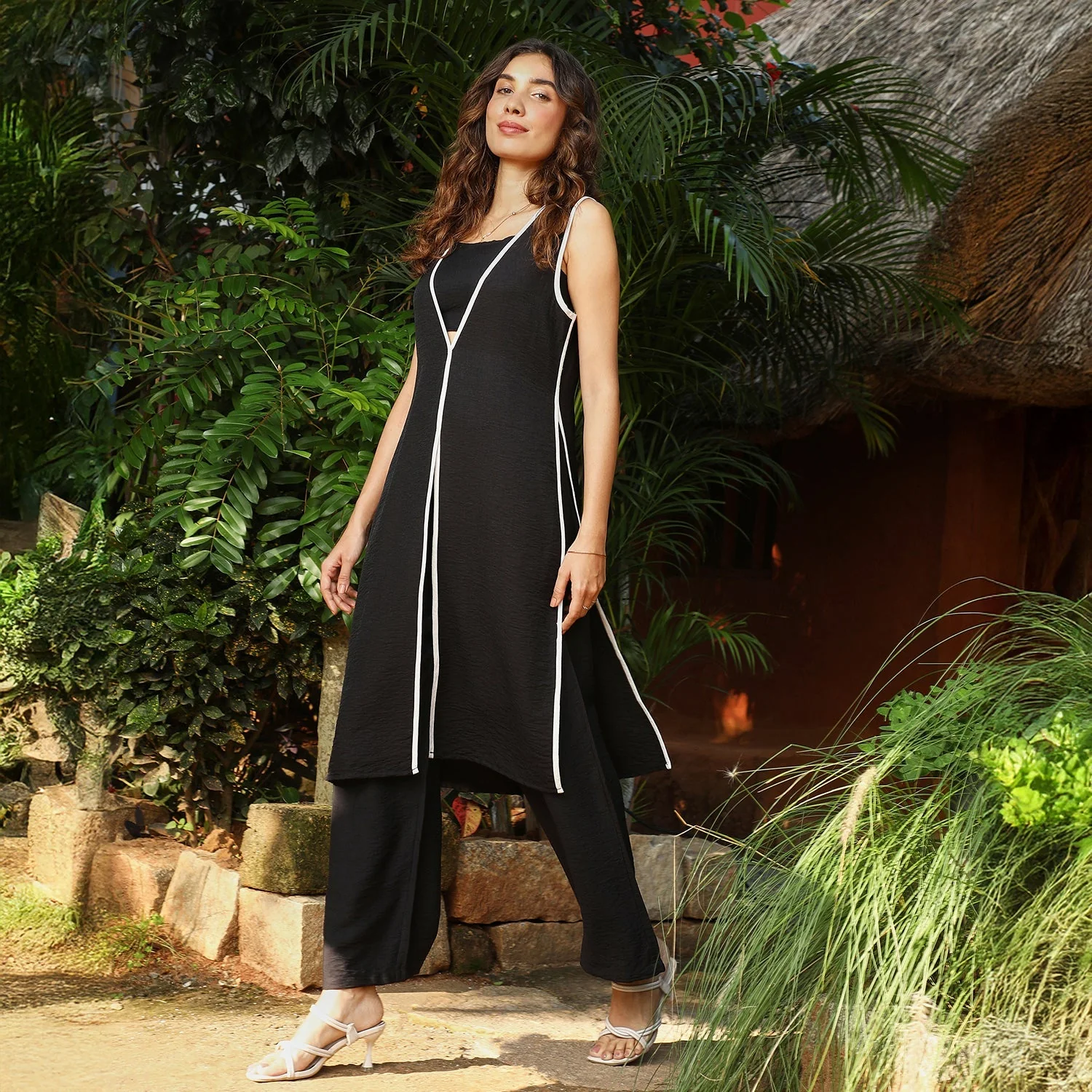 Contrast Luna Kurta Set - Image 6