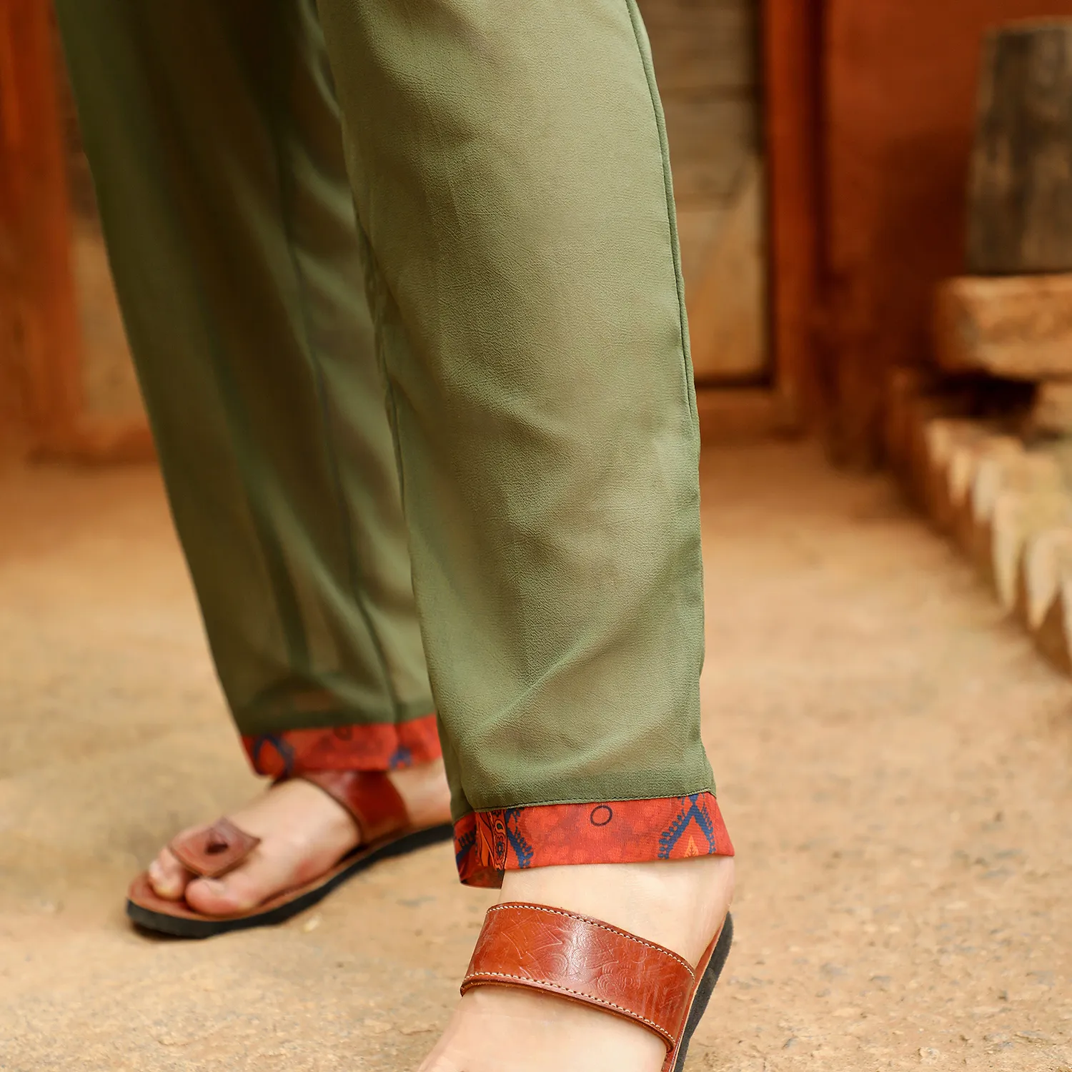 Geometric Block Kurta With Trousers - Image 7